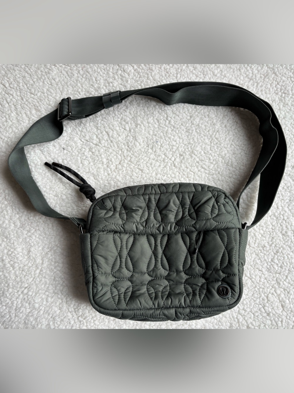 Lululemon Quilted Embrace Crossbody Bag 4L - Olive Green